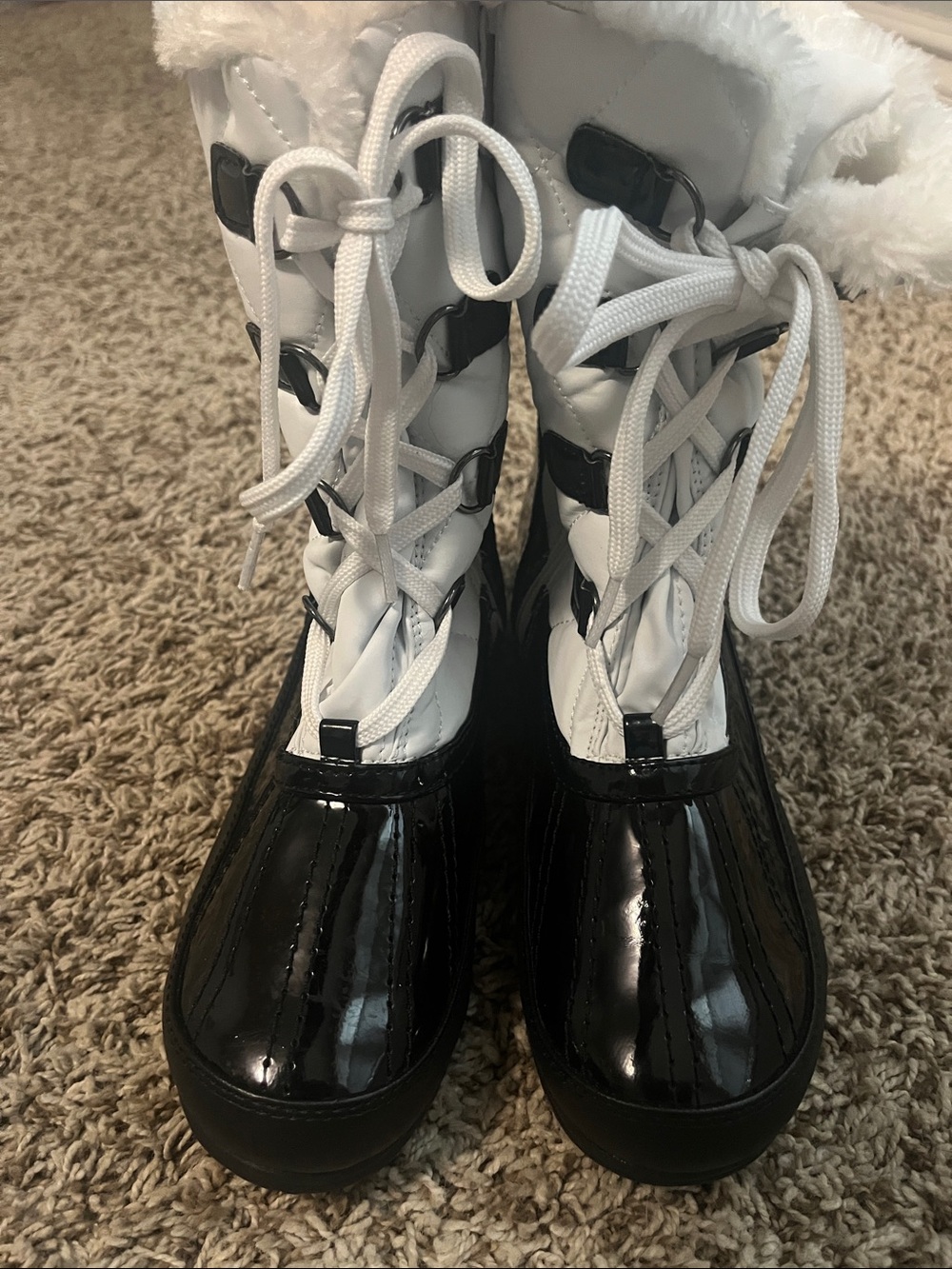 Totes women’s sz 7 furlined boots.